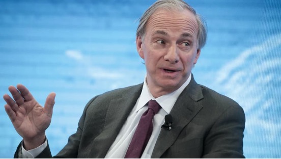 Je crois qu’en fin de compte, si le Bitcoin réussit vraiment, ils vont le tuer ou au moins essayer de le faire. Je pense qu’ils le feront, car il y a des opportunités,Ray Dalio